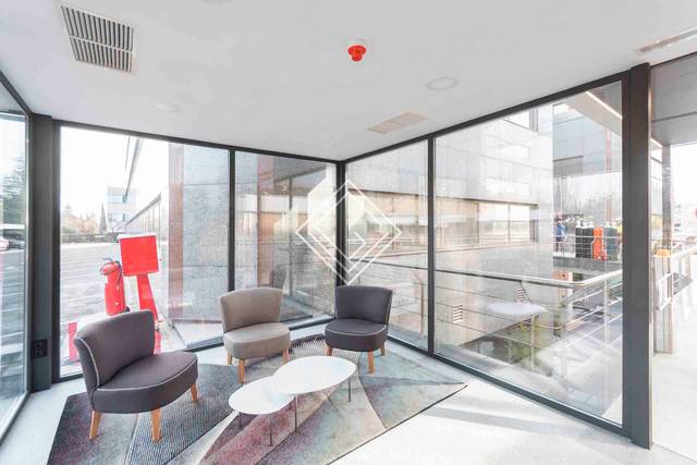 Oficina en Alquiler en Calle Gobelas en La Florida -  El  Plantío