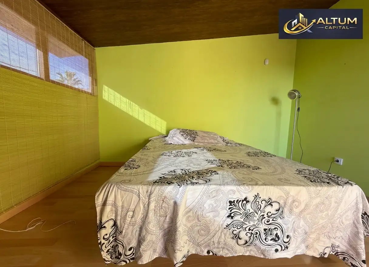 Bedroom of Flat for sale in Arona  with TV and Alarm