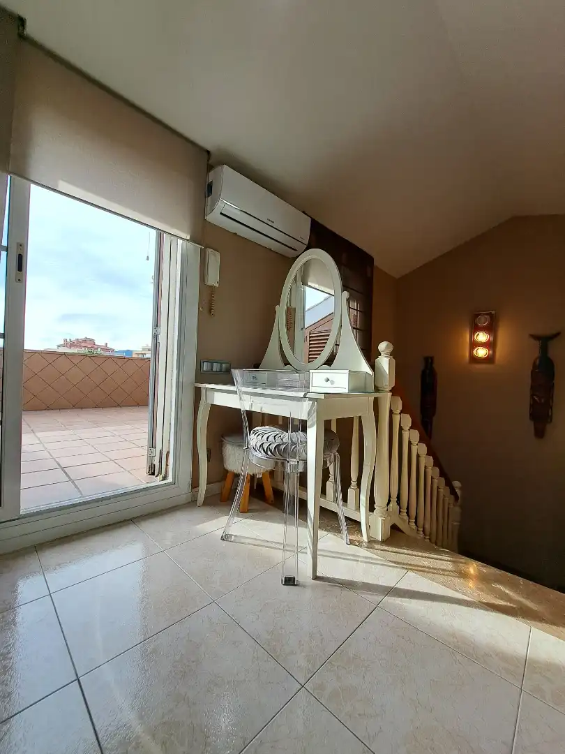 Dormitori de Casa adosada en venda en Mataró amb Aire condicionat, Calefacció i Jardí privat