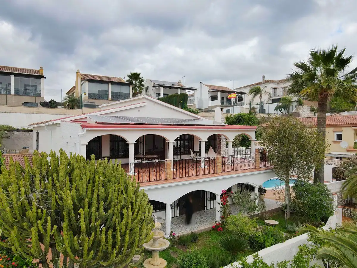 Chalet con piscina en venta en Calle Málaga, imagen 16