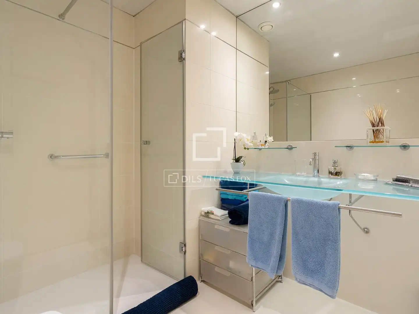 Baño de Piso en venta en Barcelona con Aire acondicionado, Calefacción y Jardín privado