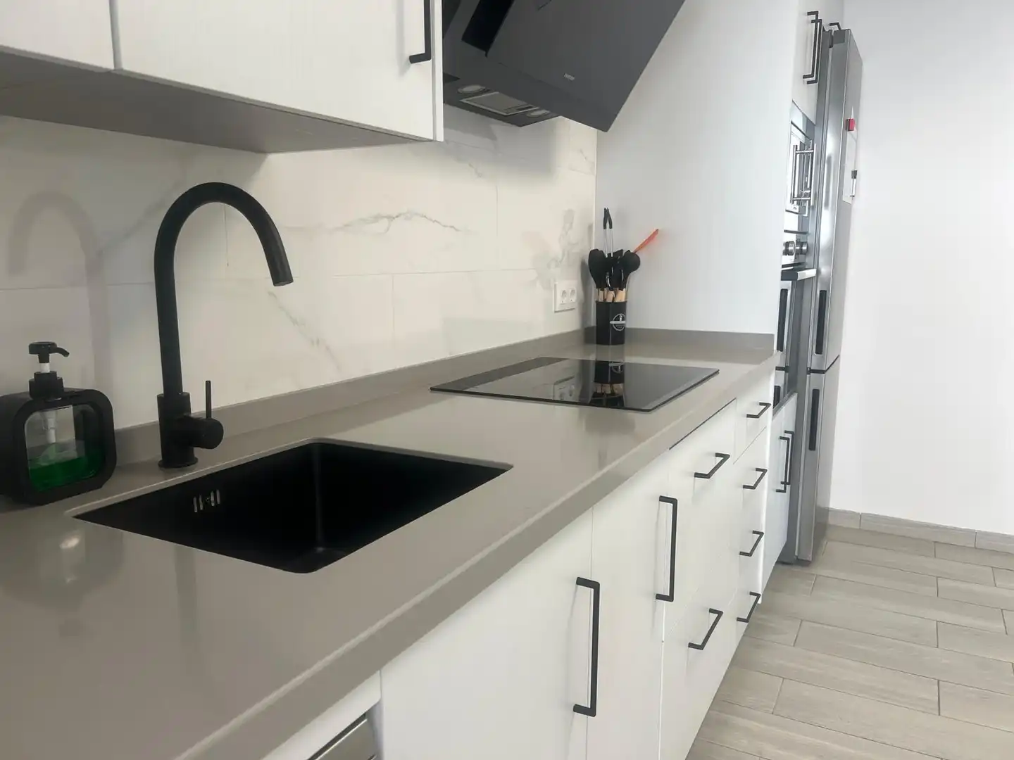 Kitchen of Flat for sale in Fuengirola  with Private garden, Terrace and Furnished