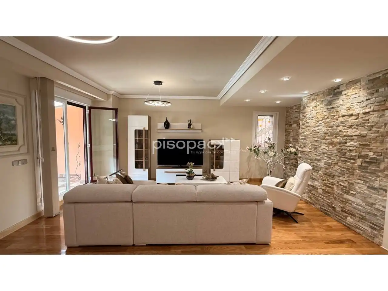 Sala de estar de Casa adosada en venta en Berrioplano / Berriobeiti con Calefacción, Jardín privado y Parquet