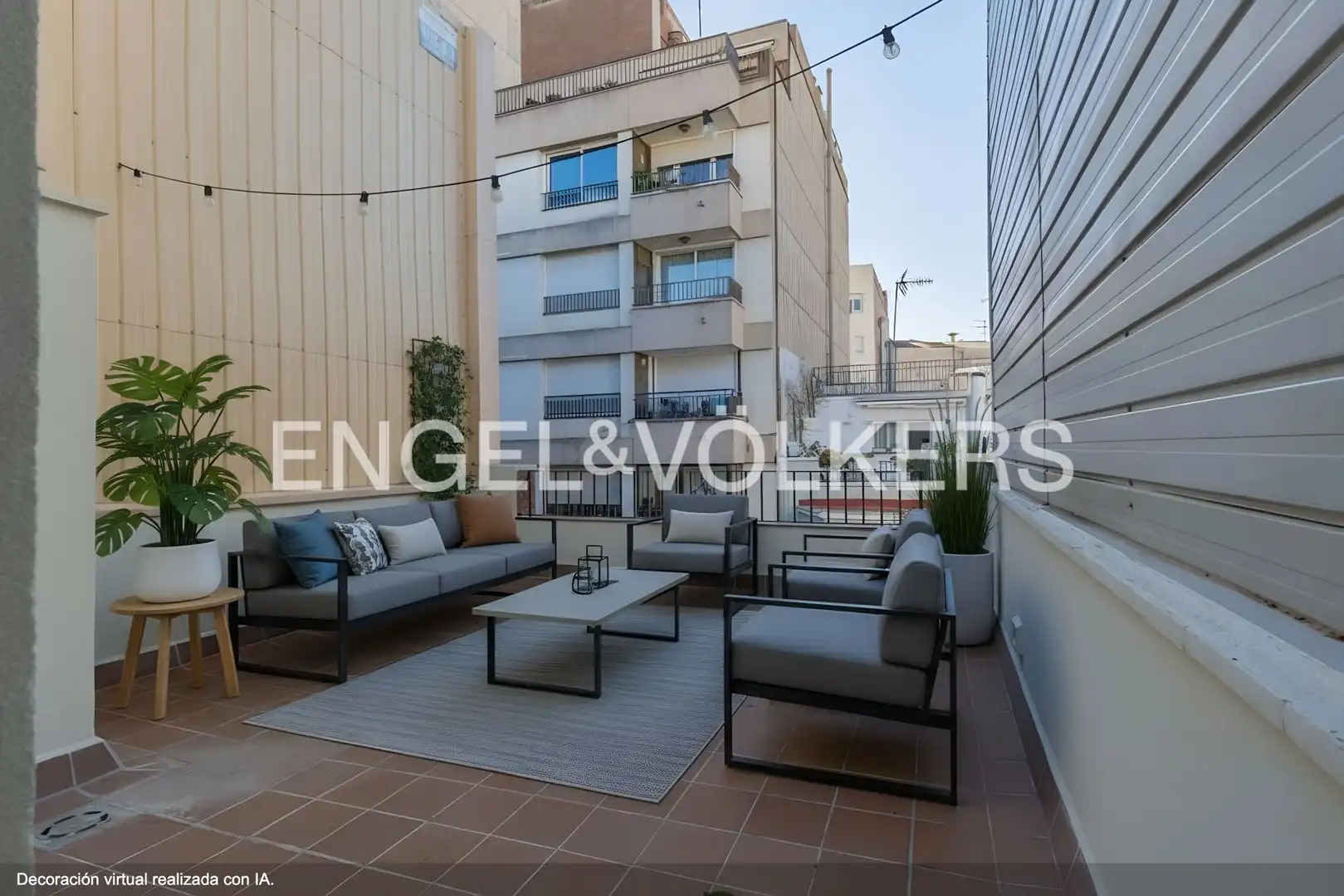 Terrassa de Casa adosada en venda en Terrassa amb Aire condicionat, Calefacció i Jardí privat