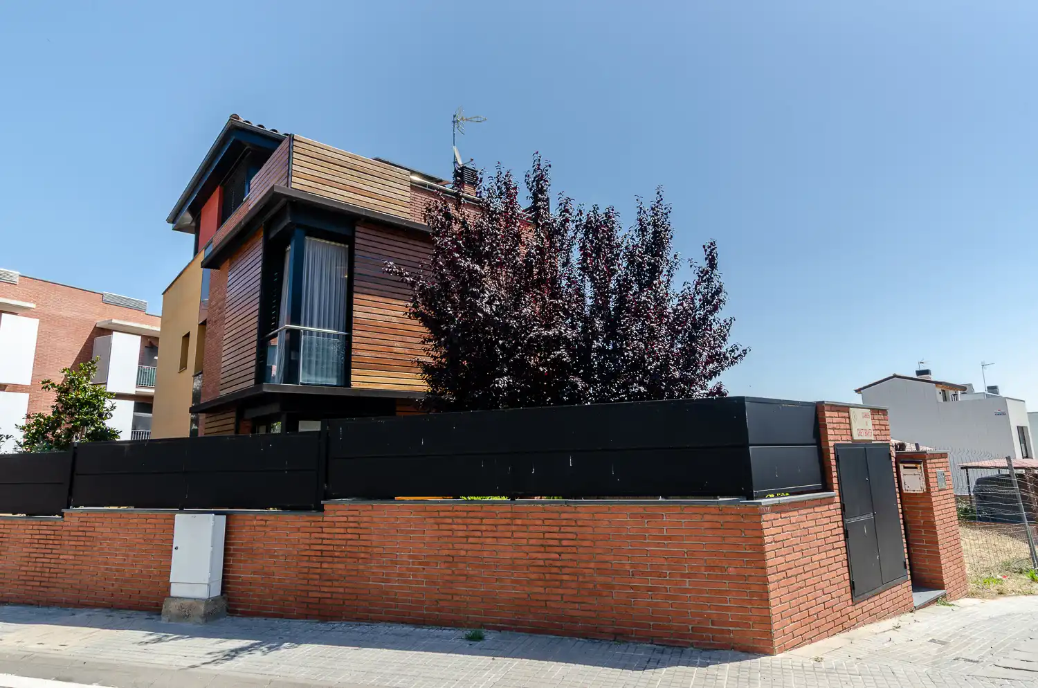 Detached house with garden for sale in Carrer Chet Baker, imagen 2
