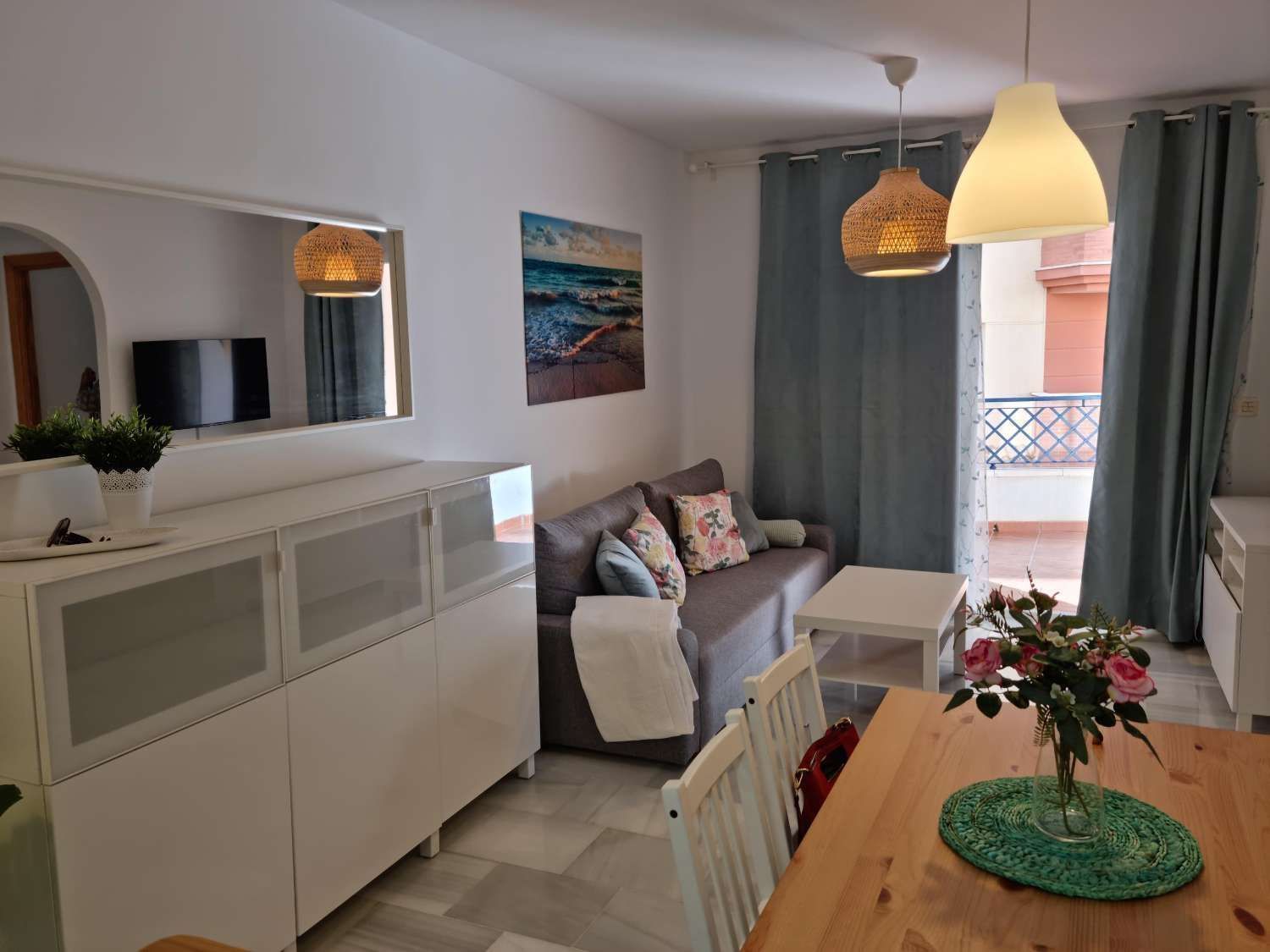 Sala d'estar de Apartament de lloguer en Torrox amb Terrassa i Moblat