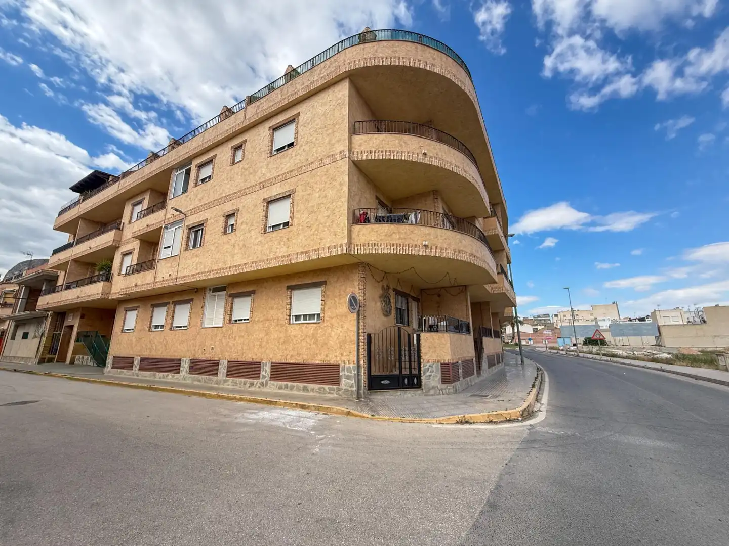 Vista exterior de Piso en venta en Cox con Aire acondicionado, Jardín privado y Amueblado