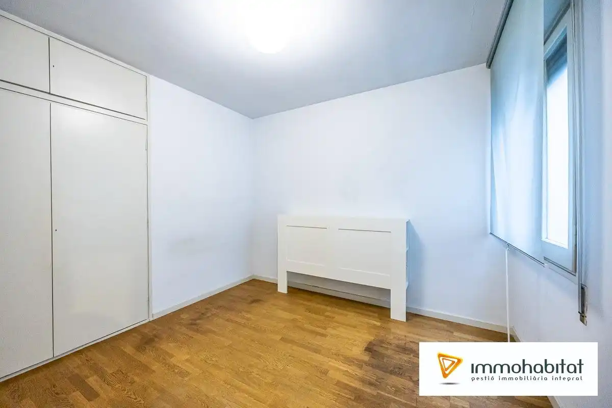 Piso en venta en Sabadell con Aire acondicionado, Calefacción y Parquet