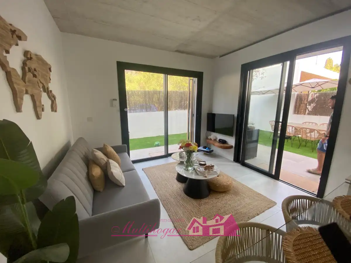 Sala de estar de Planta baja en venta en Sant Antoni de Portmany con Aire acondicionado, Calefacción y Jardín privado
