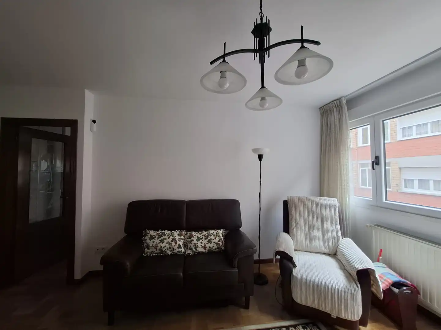 Living room of Flat for rent in Gijón   with Heating, Parquet flooring and Furnished