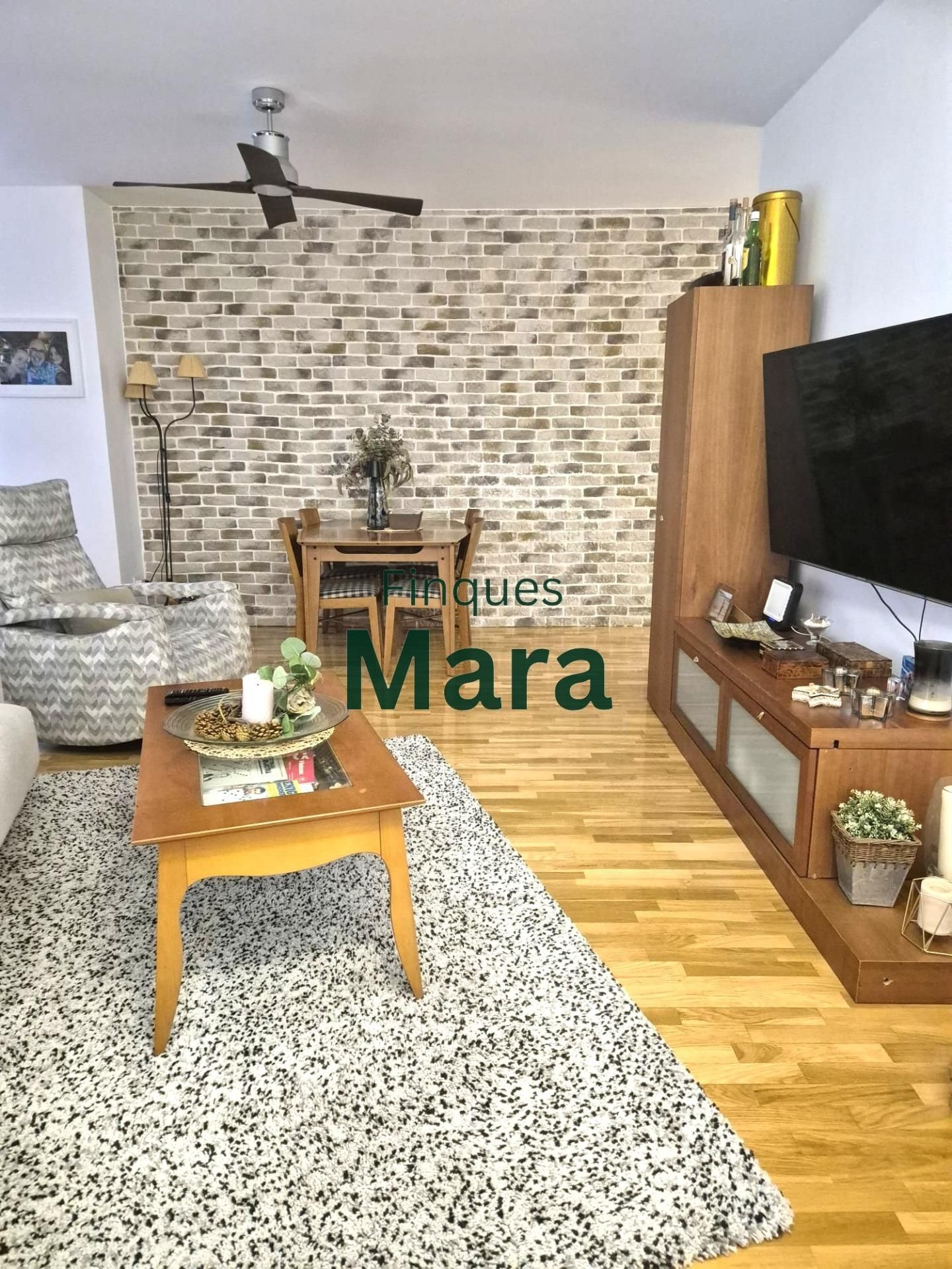 Exterior view of Planta baja for sale in Viladecans  with Air Conditioner, Private garden and Parquet flooring