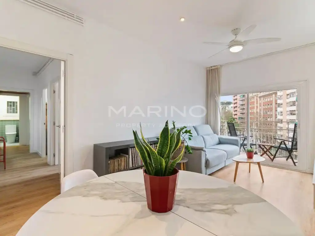Sala de estar de Piso en venta en Barcelona con Balcón