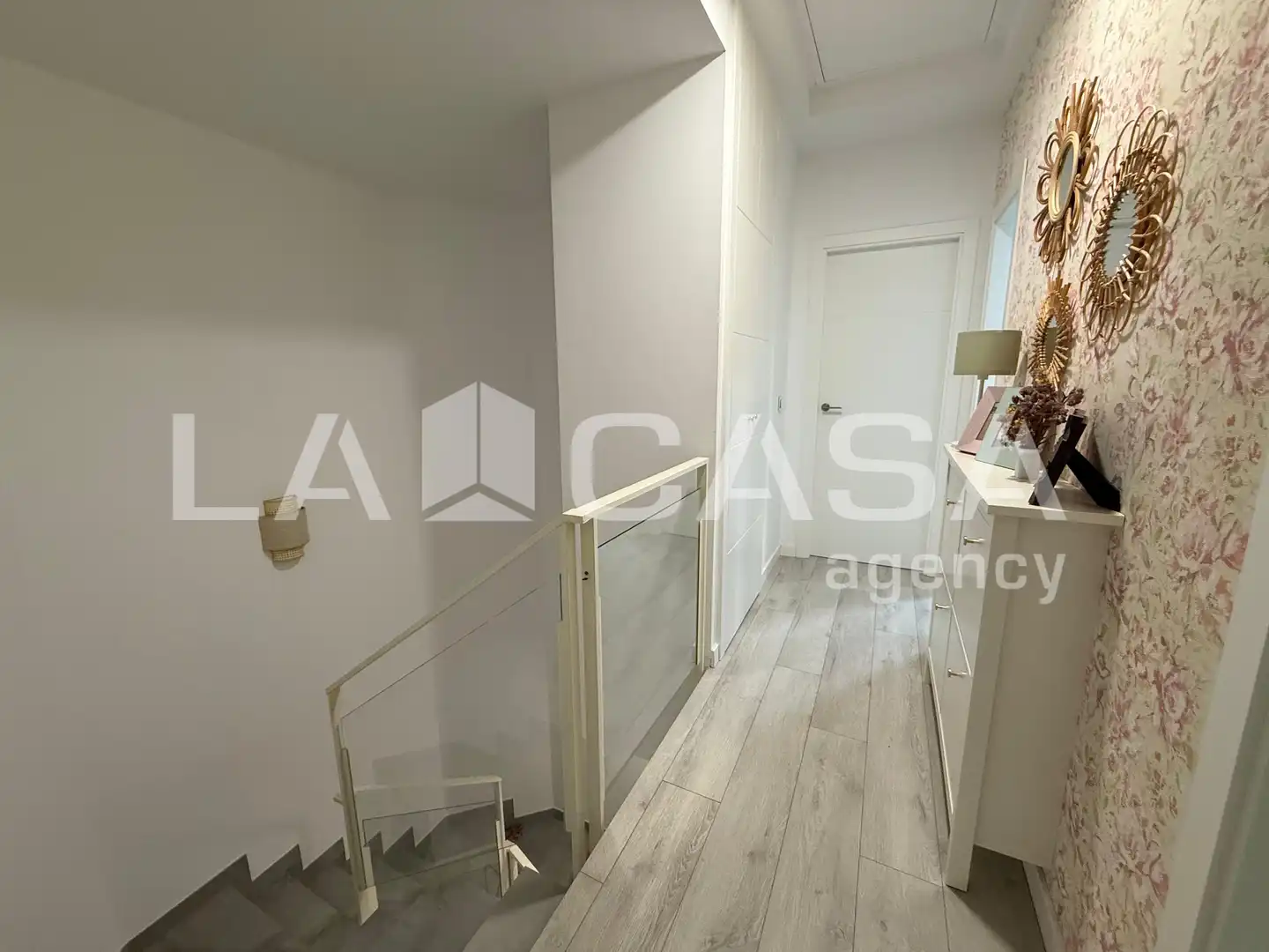 Casa adosada en venta en Dos Hermanas con Aire acondicionado y Piscina