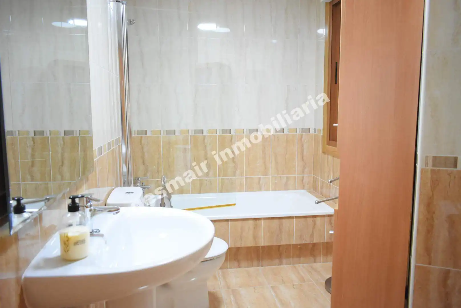 Bathroom of Flat for rent in Poio  with Heating, Parquet flooring and Terrace