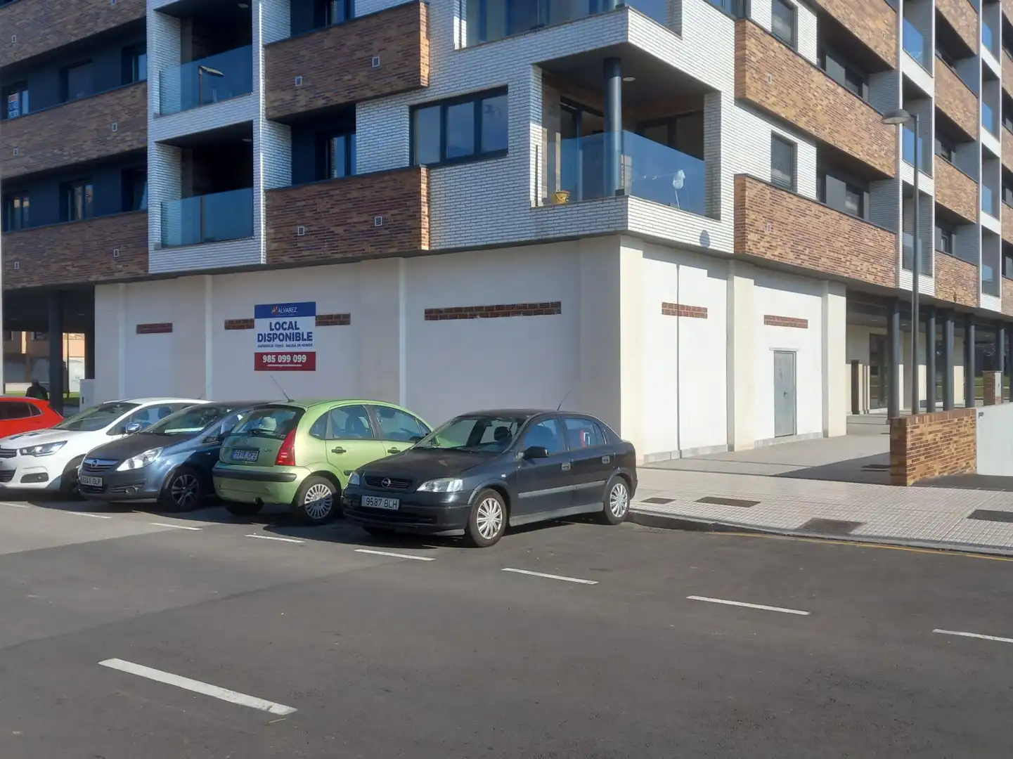 Local comercial en venda a Gijón - simon bolivar 11, imagen 3