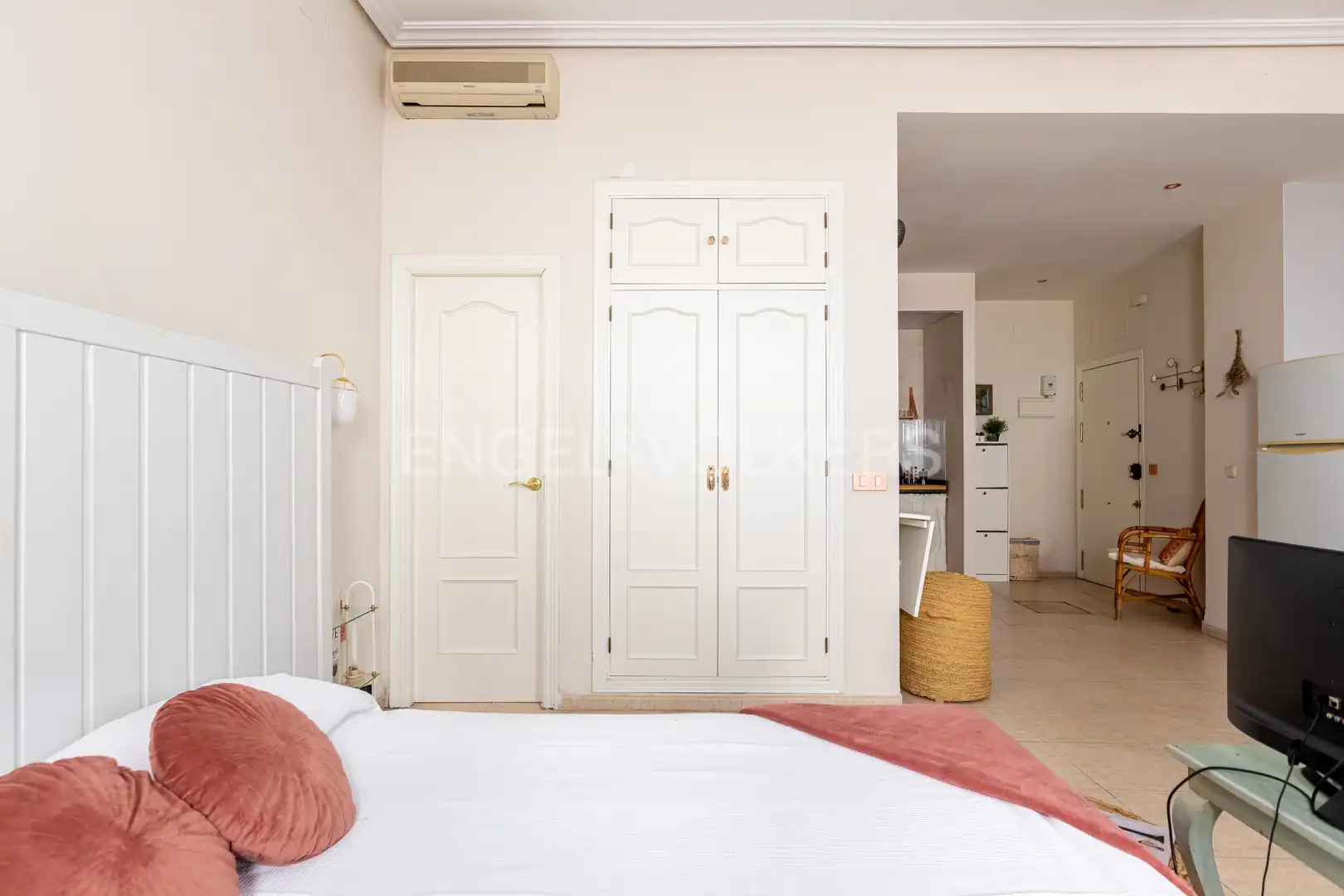 Study for rent in Santa Catalina