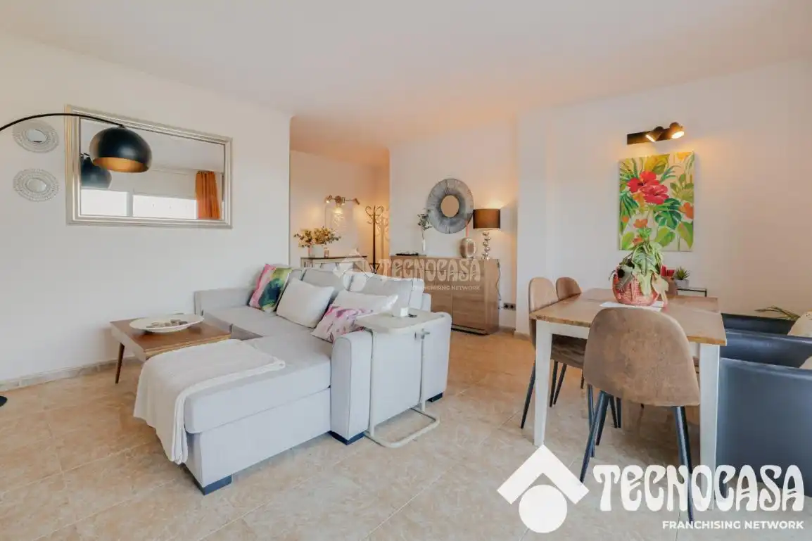 Sala d'estar de Àtic en venda en Sant Feliu de Codines amb Terrassa i Moblat