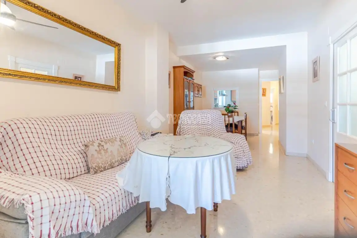 Sala de estar de Piso en venta en La Zubia con Terraza