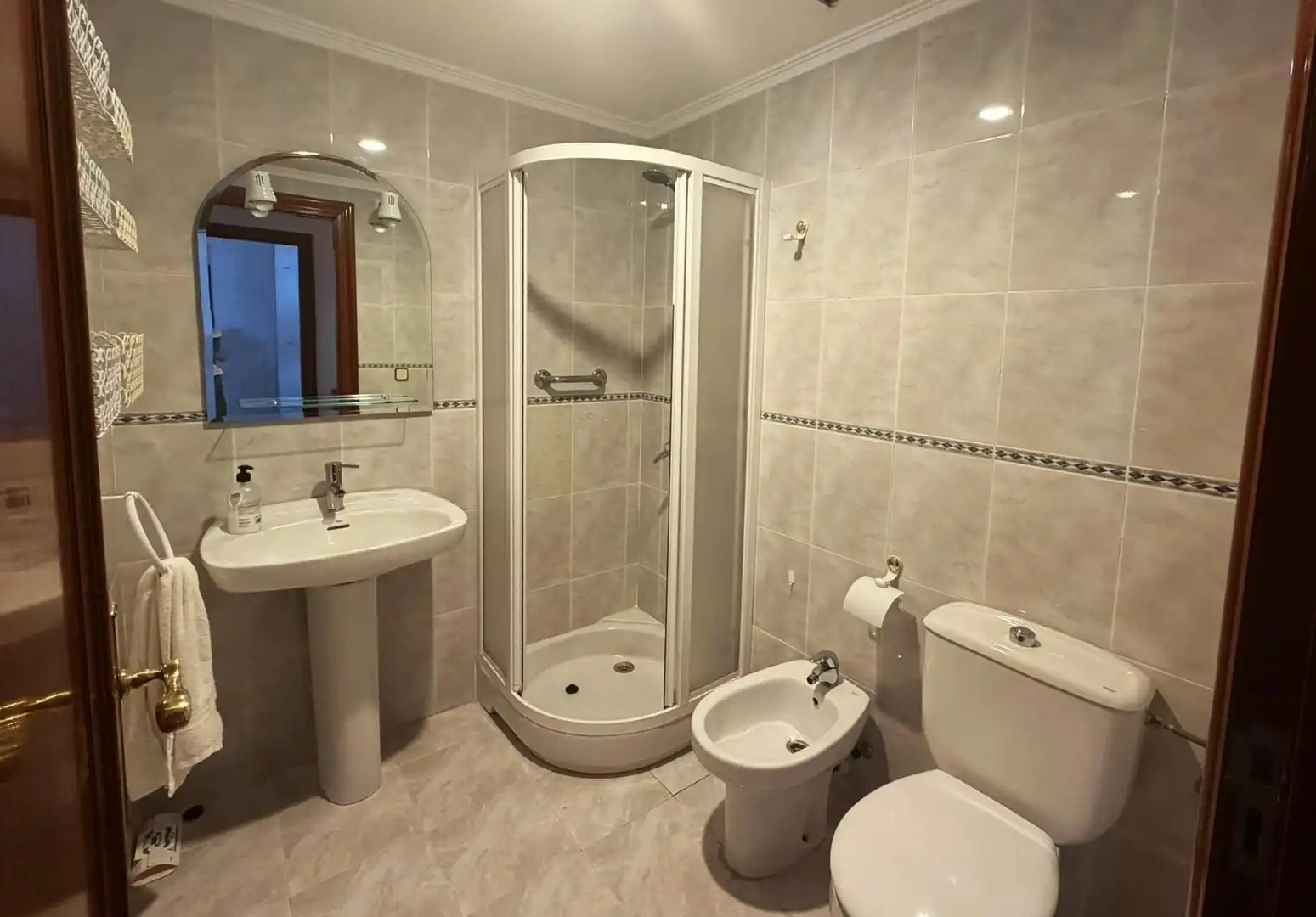 Bathroom of Houses for rent in Rafelbuñol / Rafelbunyol, Valencia