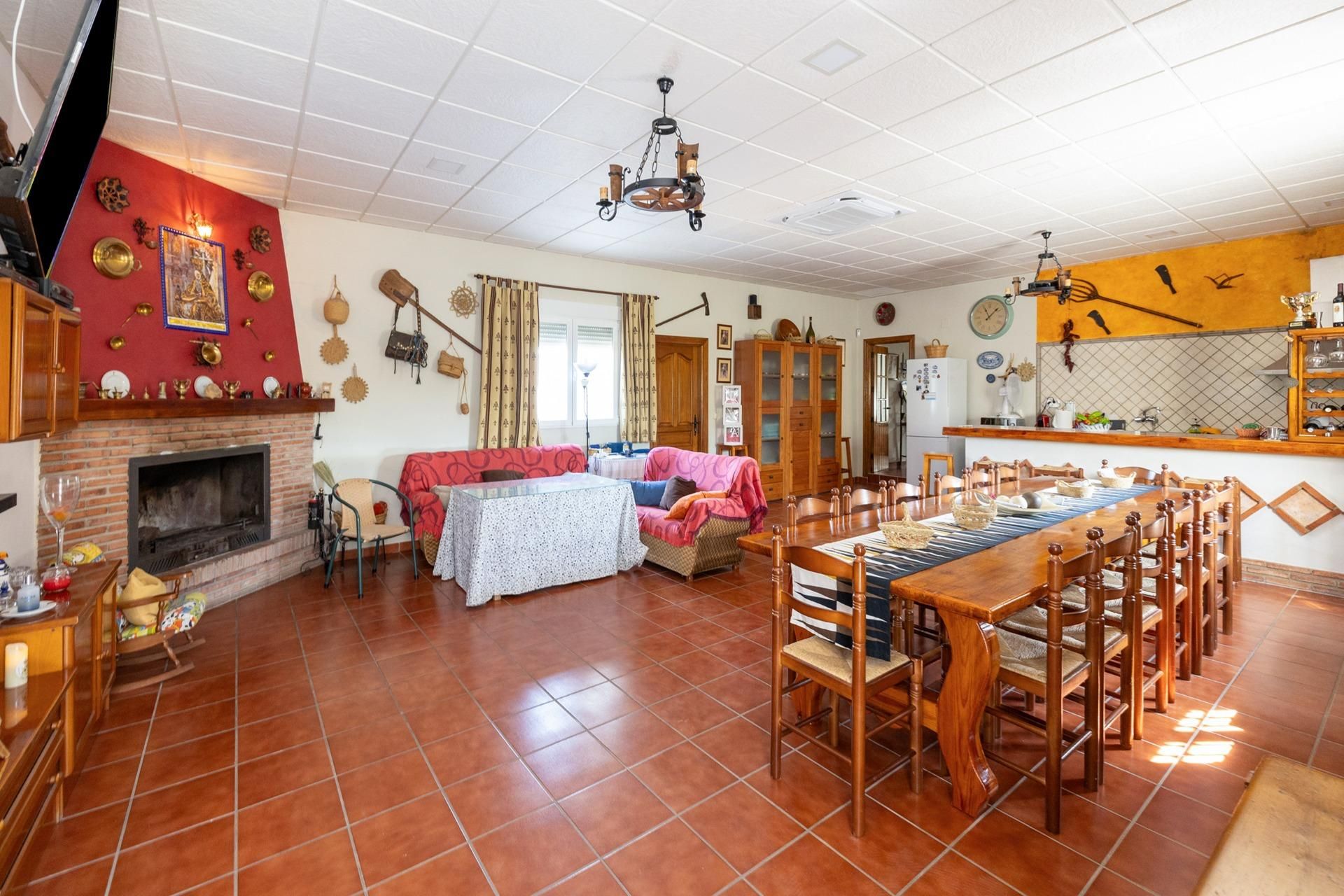 Comedor de Casa o chalet en venta en Darro con Aire acondicionado, Calefacción y Jardín privado