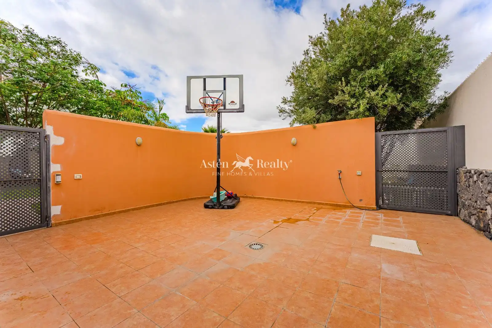 Exterior view of Houses for sale in Adeje  with Air Conditioner, Heating and Terrace