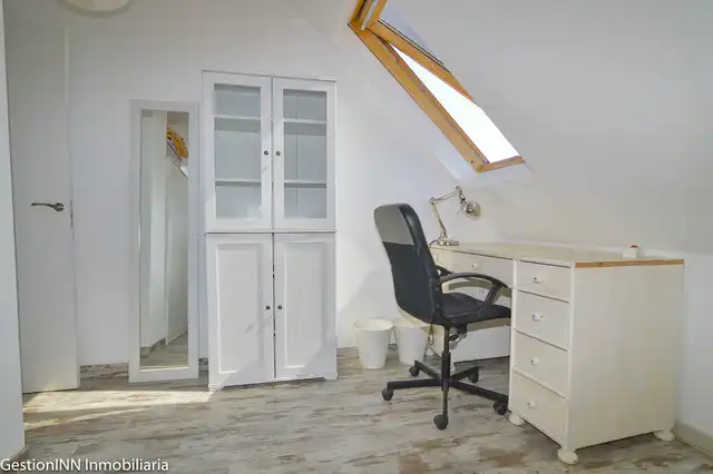 Schlafzimmer von Einfamilien-Reihenhaus zur untervermieten in Villanueva de la Cañada mit Heizung, Privatgarten und Parkett