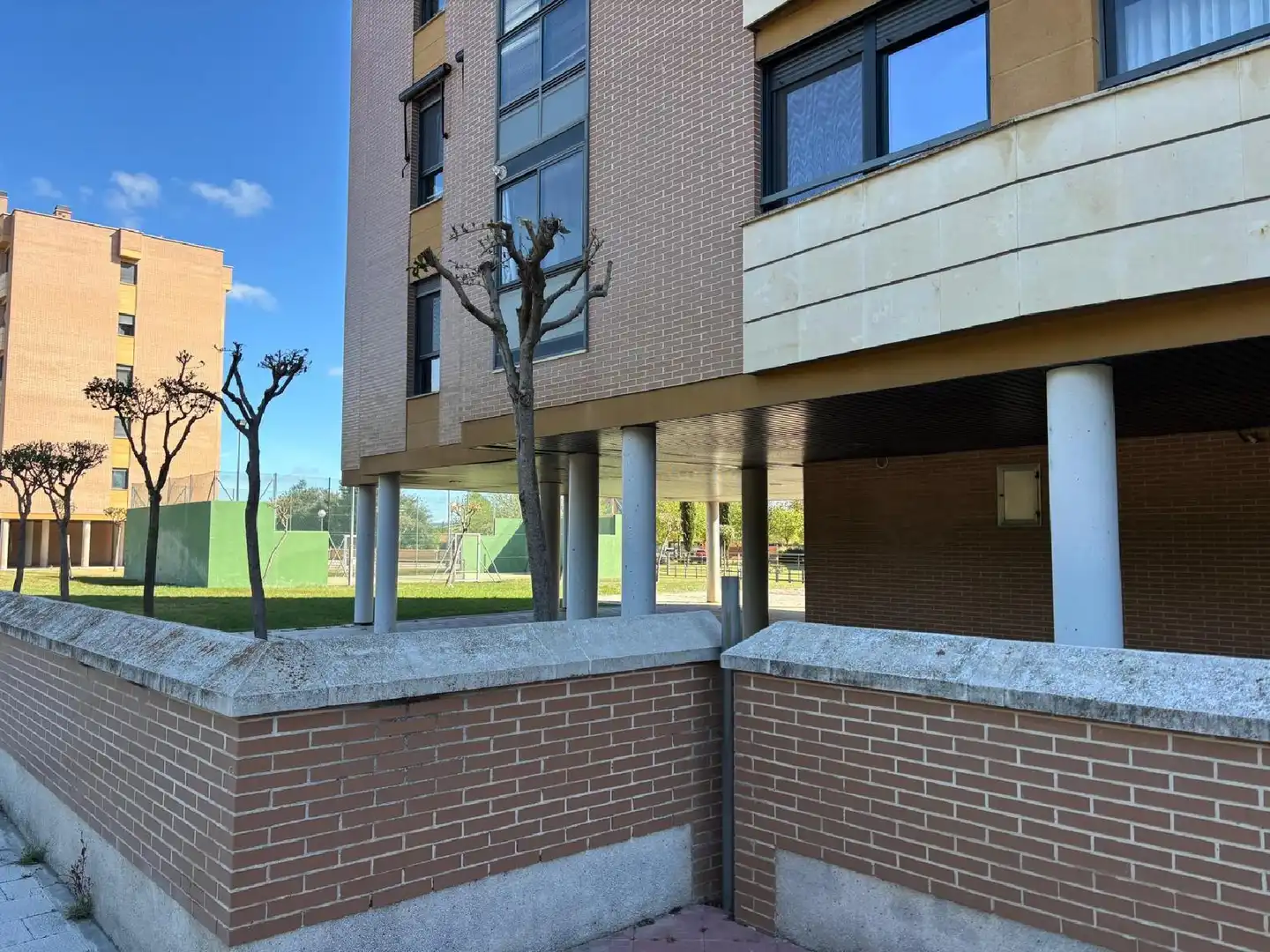 Vista exterior de Garatge en venda en Valladolid