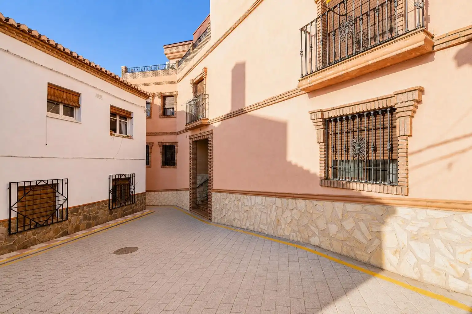 Vista exterior de Planta baja en venta en La Zubia