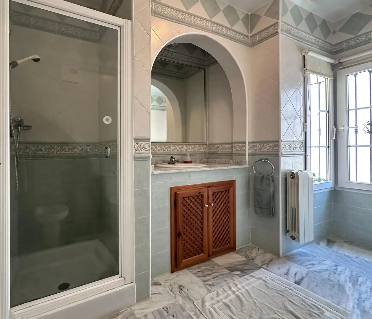 Baño de Casa adosada en venta en Orihuela con Aire acondicionado, Terraza y Trastero