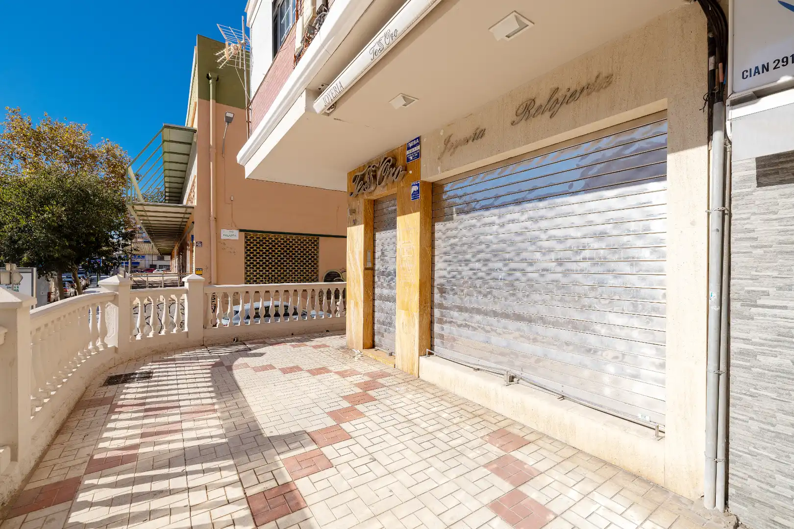 Vista exterior de Local en venda en Málaga amb Aire condicionat, Calefacció i Terrassa