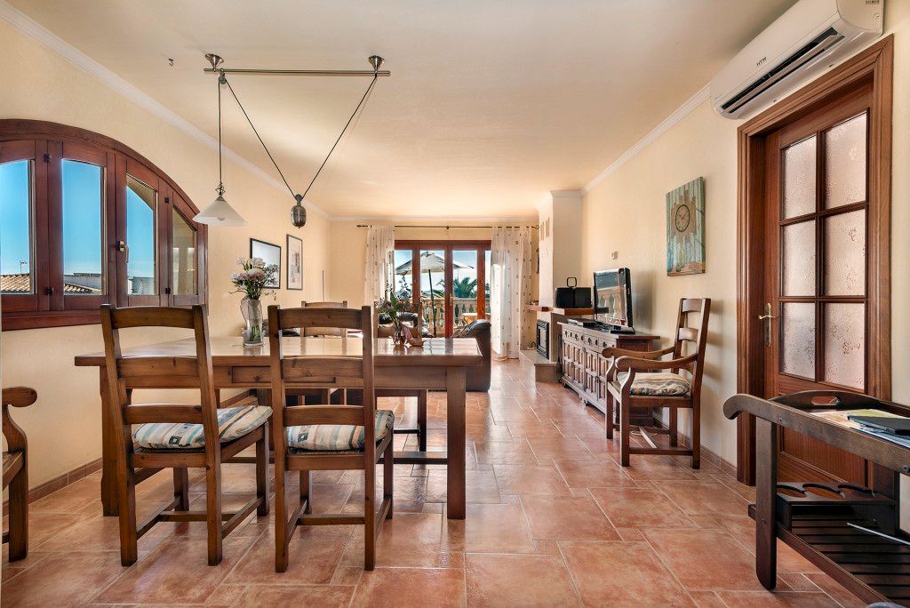 Menjador de Casa o xalet en venda en Alcúdia amb Aire condicionat, Jardí privat i Terrassa