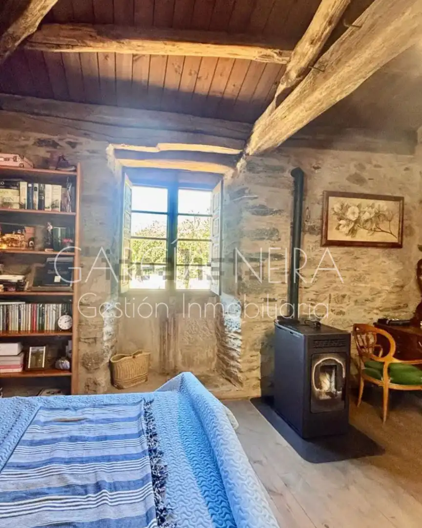 Finca rústica en venta en Baralla con Jardín privado, Parquet y Amueblado