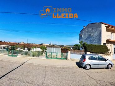 Residential land for sale in Calle Rafel de Casanoves 29
