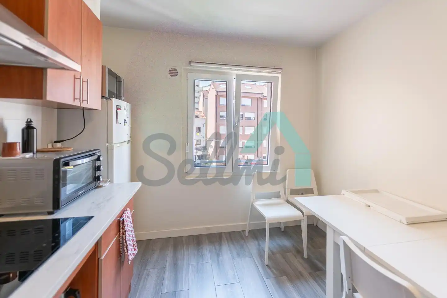 Cocina de Piso para compartir en Oviedo  con Calefacción y Amueblado