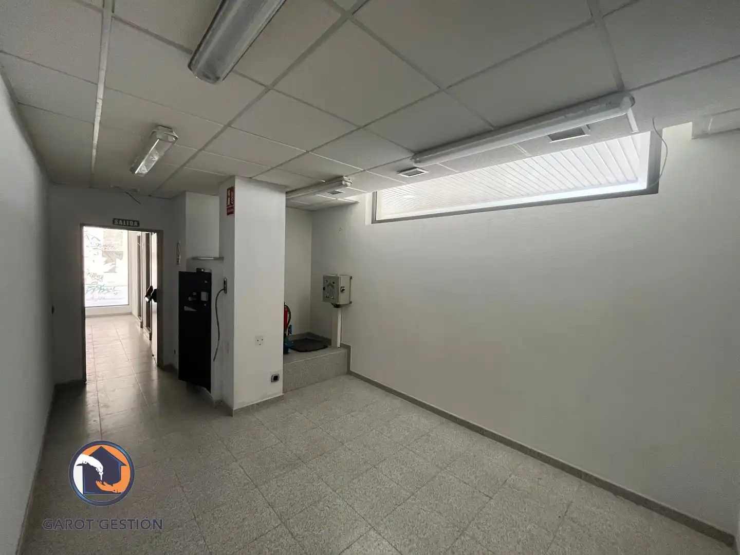 Commercial properties for sale in San Fernando de Henares  with Air Conditioner and Internet