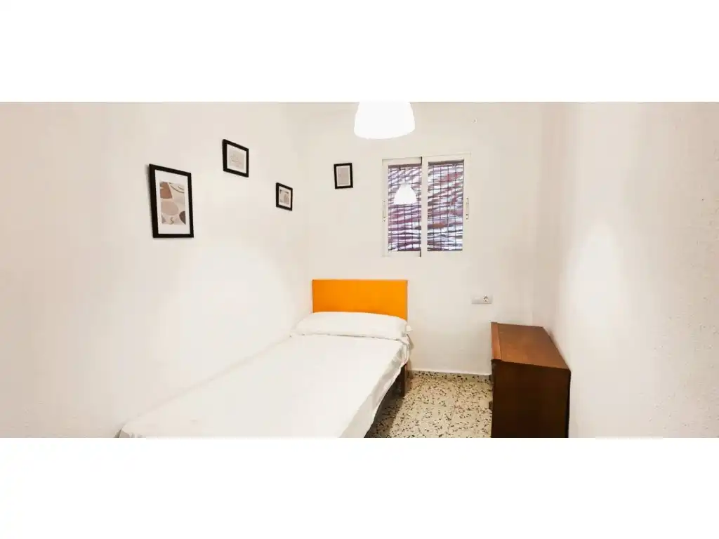 Habitación de Piso en venta en Calles con Aire acondicionado, Balcón y Internet