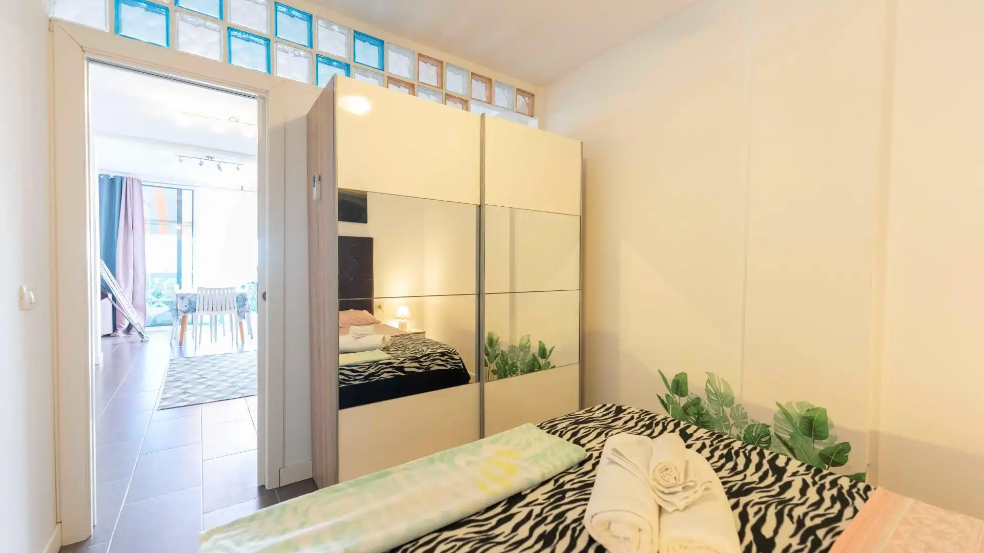 Habitación de Apartamento de alquiler en Adeje con Aire acondicionado, Terraza y Amueblado