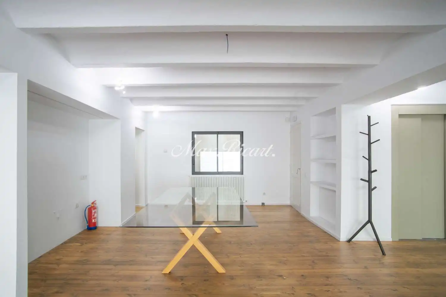 Büro zur Miete in Barcelona mit Klimaanlage, Heizung und Terrasse