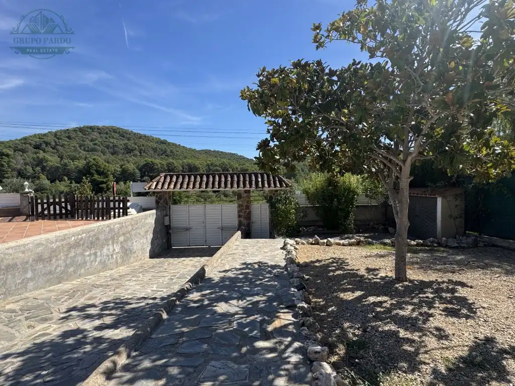 Exterior view of Houses for sale in Mas Romeu