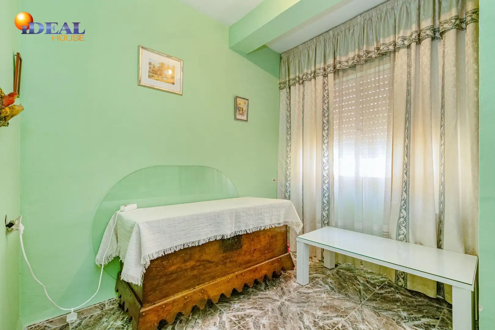 Habitación de Casa adosada en venta en Loja