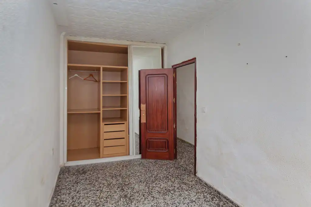 Schlafzimmer von Erdgeschoss zum Verkauf in Valencia