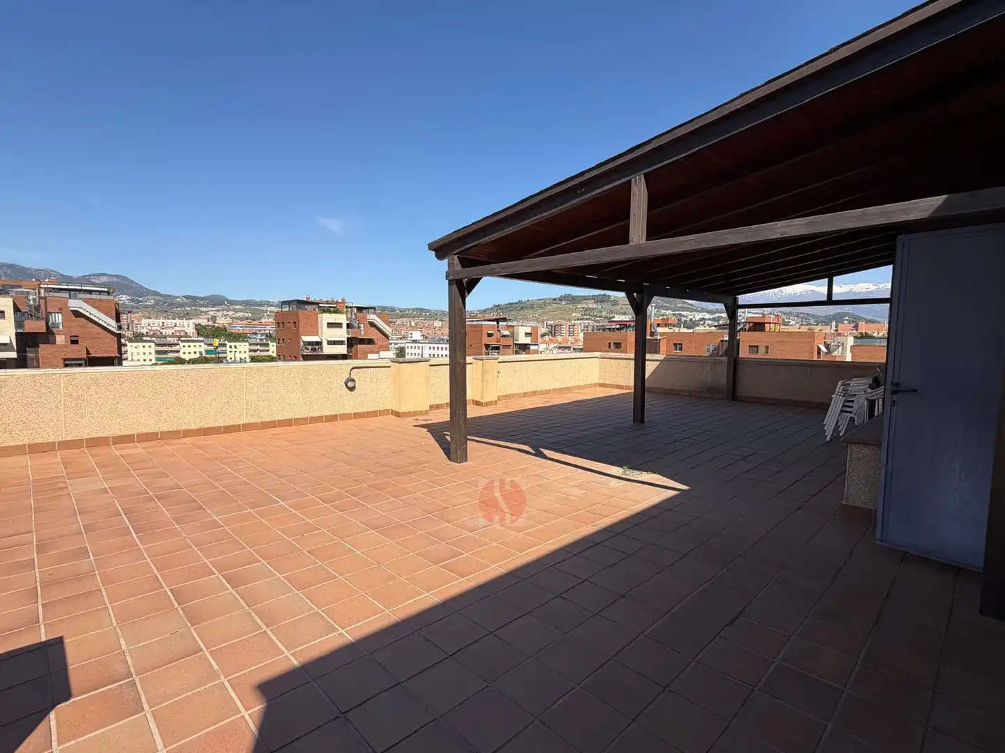 Terraza de Ático en venta en Granada con Calefacción, Parquet y Terraza