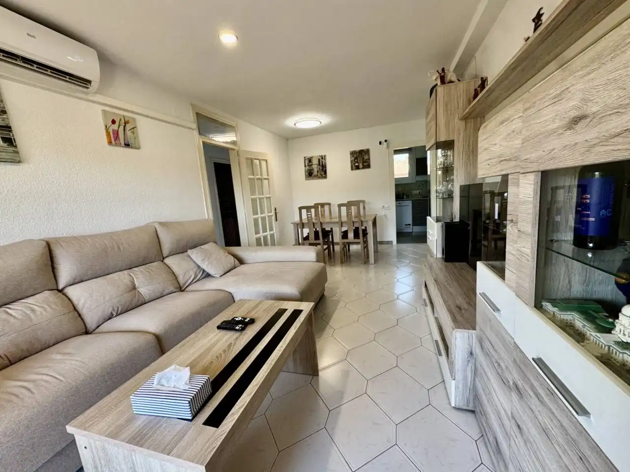 Living room of Flat for sale in La Roca del Vallès  with Air Conditioner, Heating and Terrace