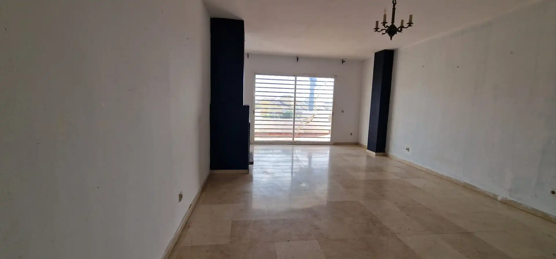 Piso en venta en Estepona con Jardín privado, Terraza y Piscina