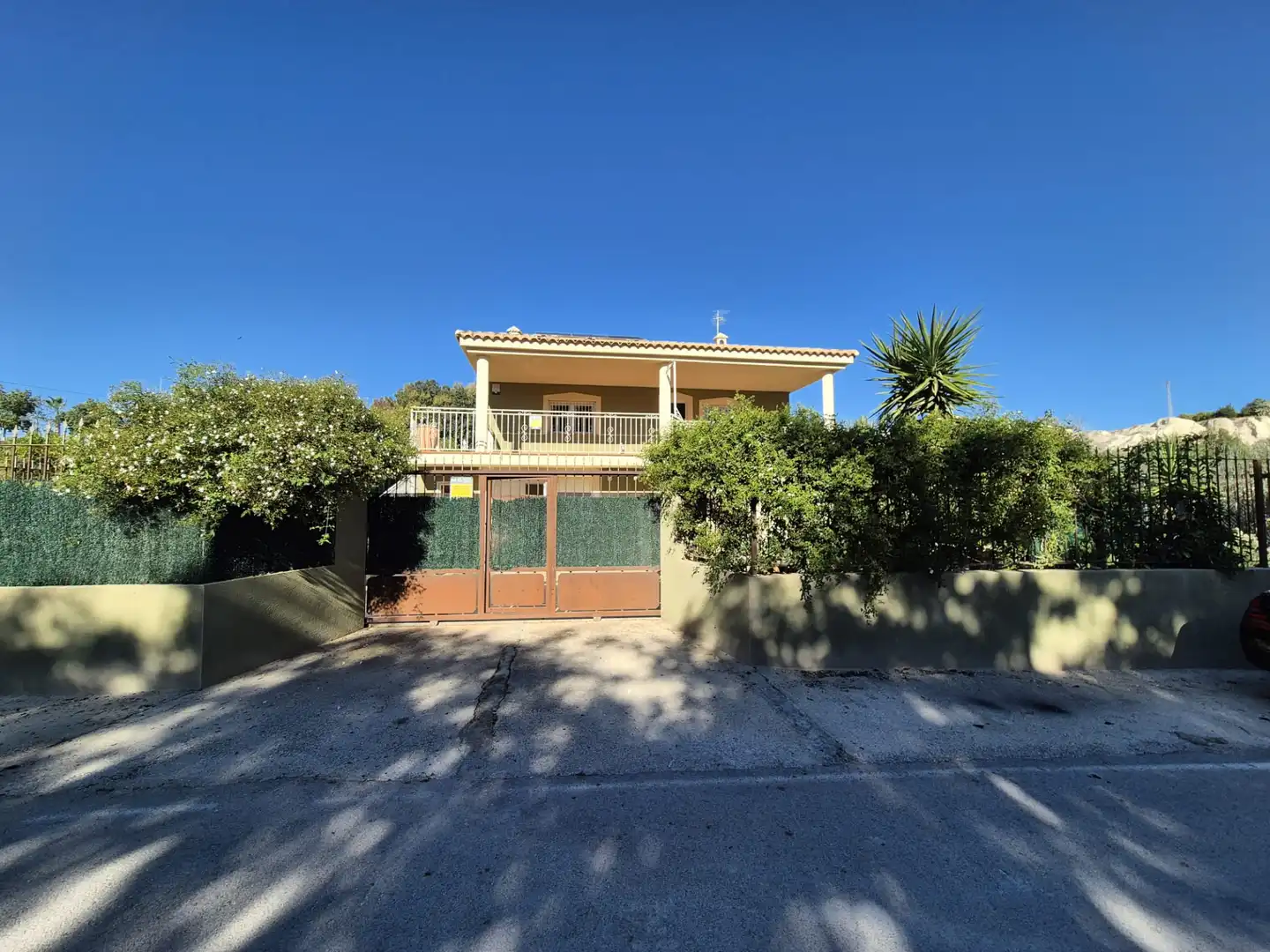 Vista exterior de Casa o xalet en venda en Albudeite amb Jardí privat, Terrassa i Moblat