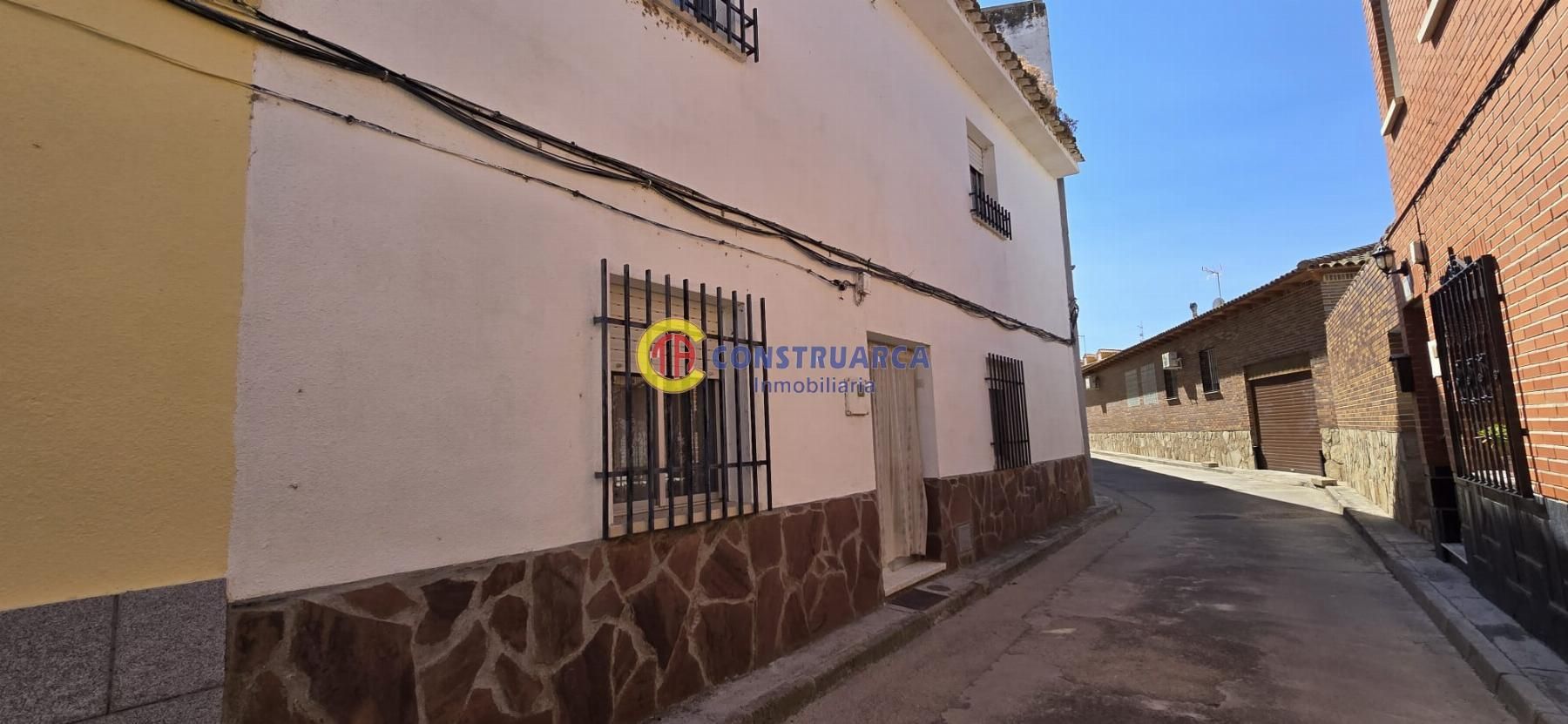 Vista exterior de Casa o xalet en venda en Las Herencias amb Terrassa i Traster