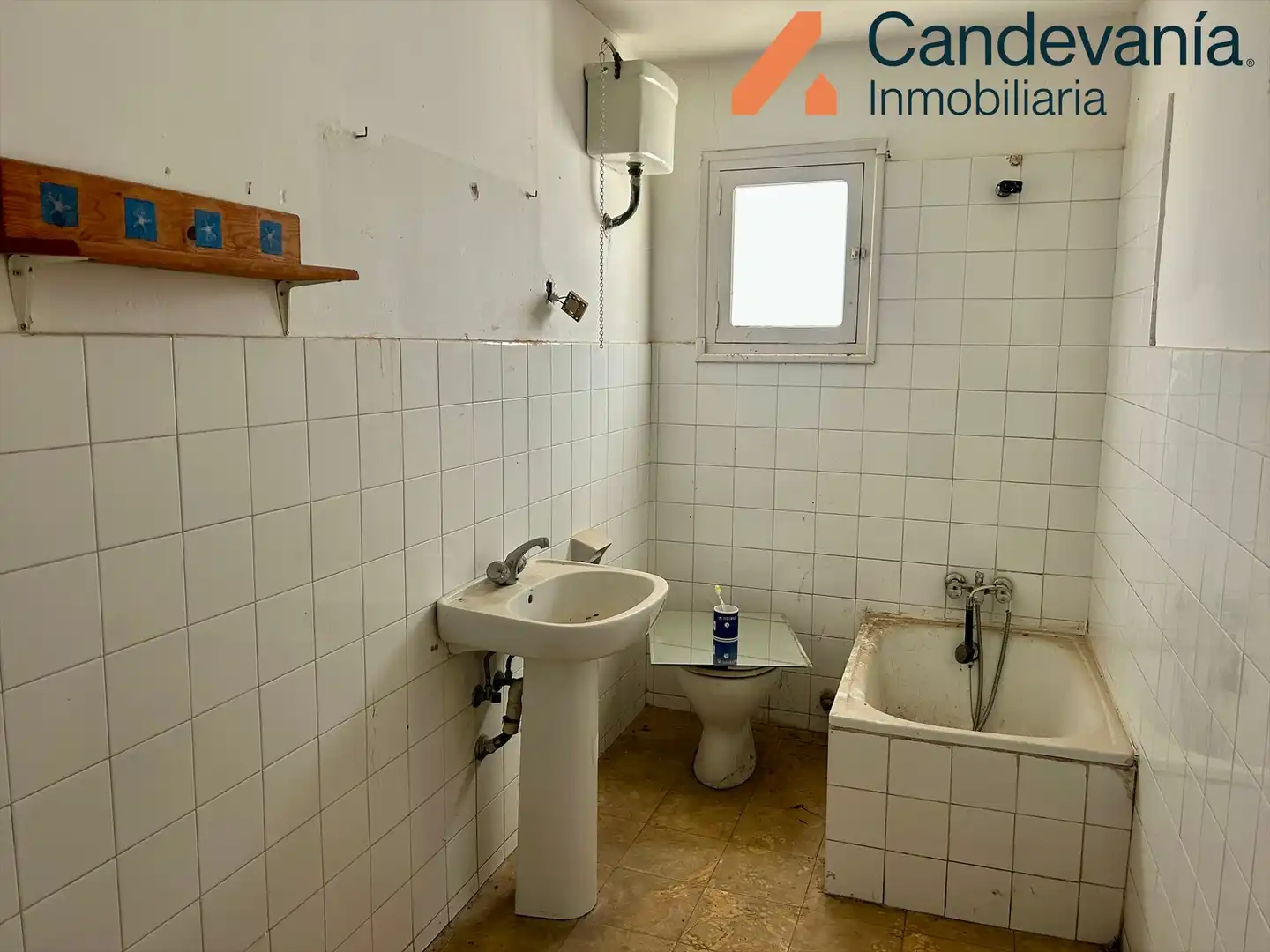 Baño de Nave industrial en venta en Zuera