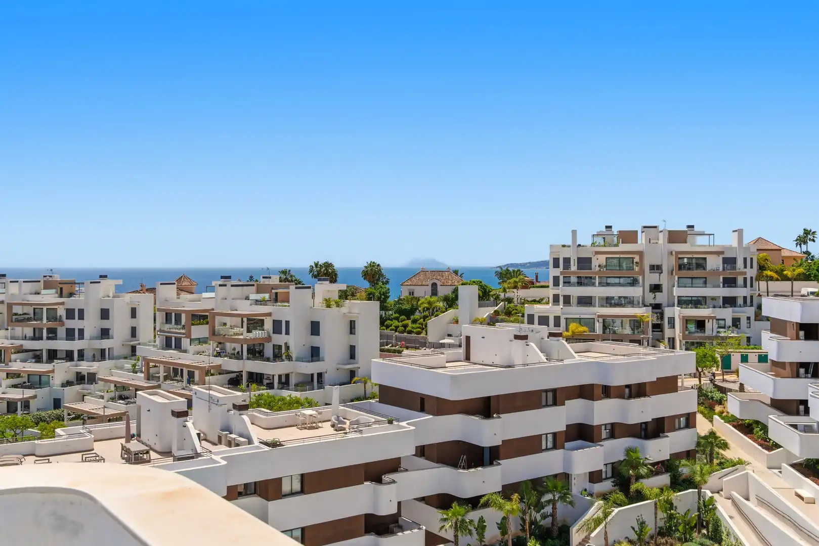 Exterior view of Attic for sale in Estepona  with Air Conditioner, Terrace and Swimming Pool