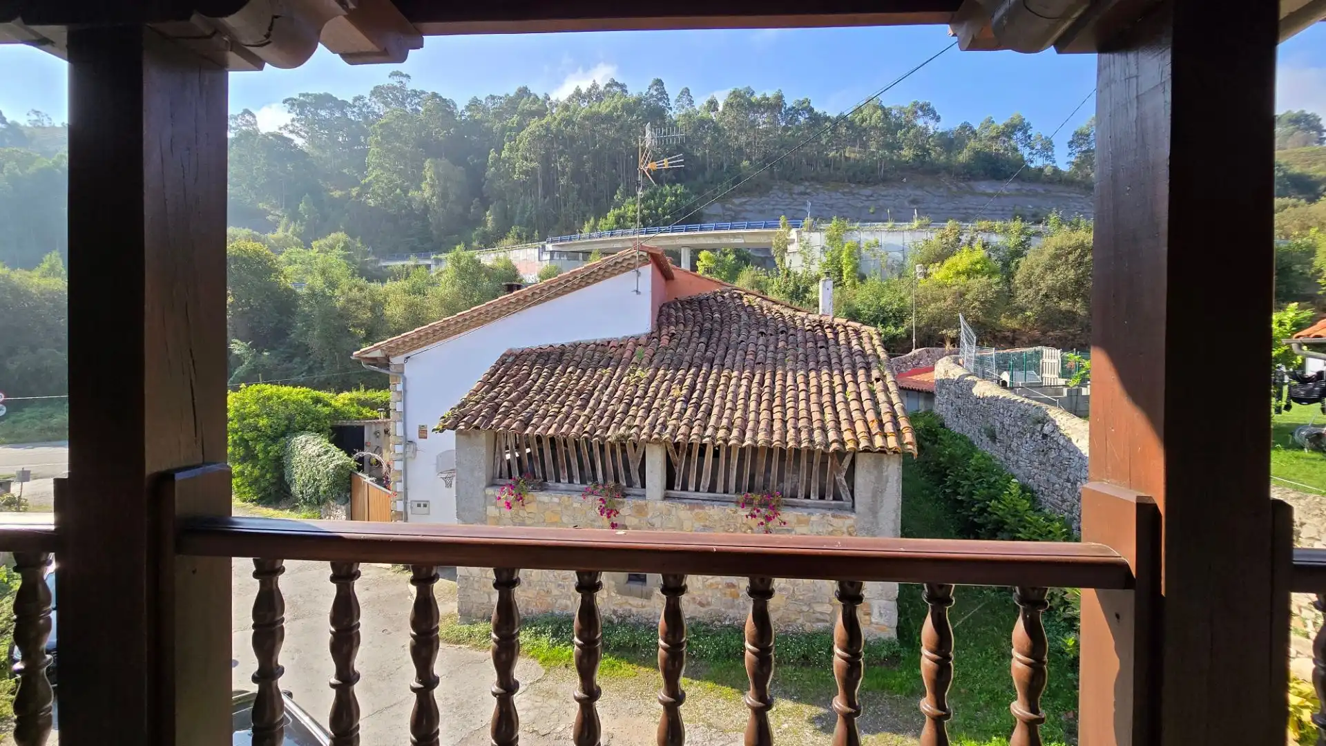 Vista exterior de Casa o xalet en venda en Llanes amb Calefacció