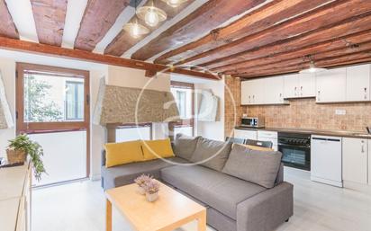 Living room of Flat to rent in  Madrid Capital  with Air Conditioner and Furnished